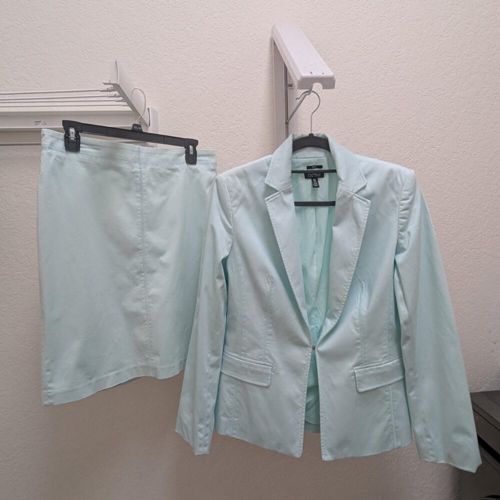 Jones New York Suit Light Blue Jacket and skirt set
